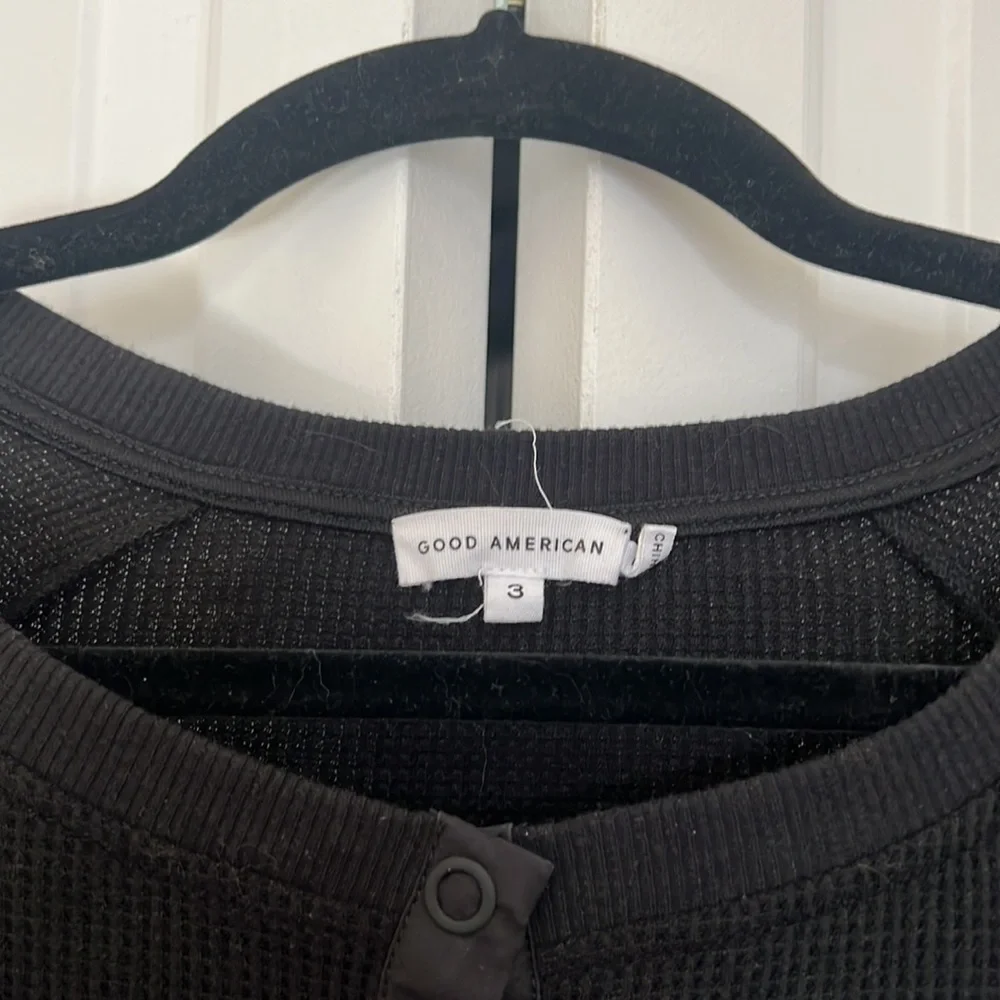 GOOD AMERICAN CROPPED HENLEY NEW - Picture 5 of 5